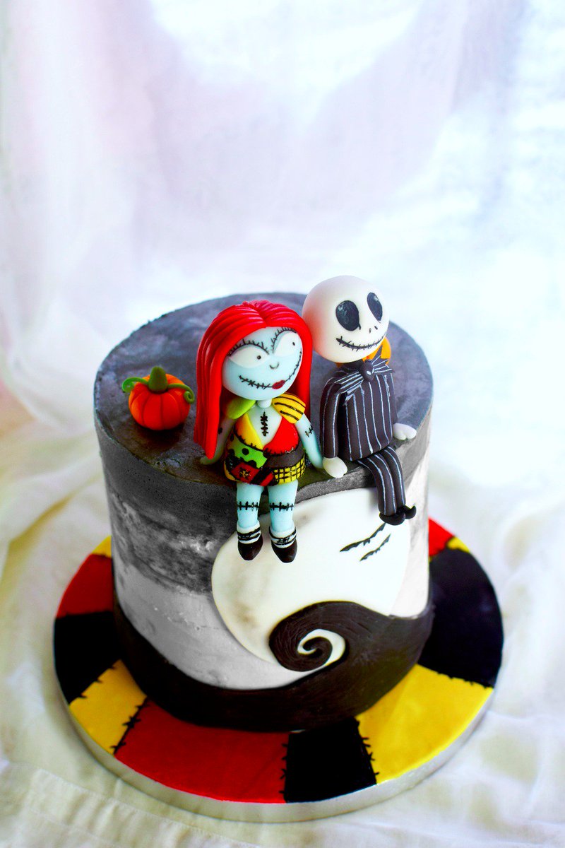 LavandaCakes's tweet photo. Encargo para una cumpleañera fanática de #Timburton 💀 #jackskellington #nightmarebeforechristmas #jackesqueleton #cake #tarta #Sevilla https://t.co/4zcHuPCMLx