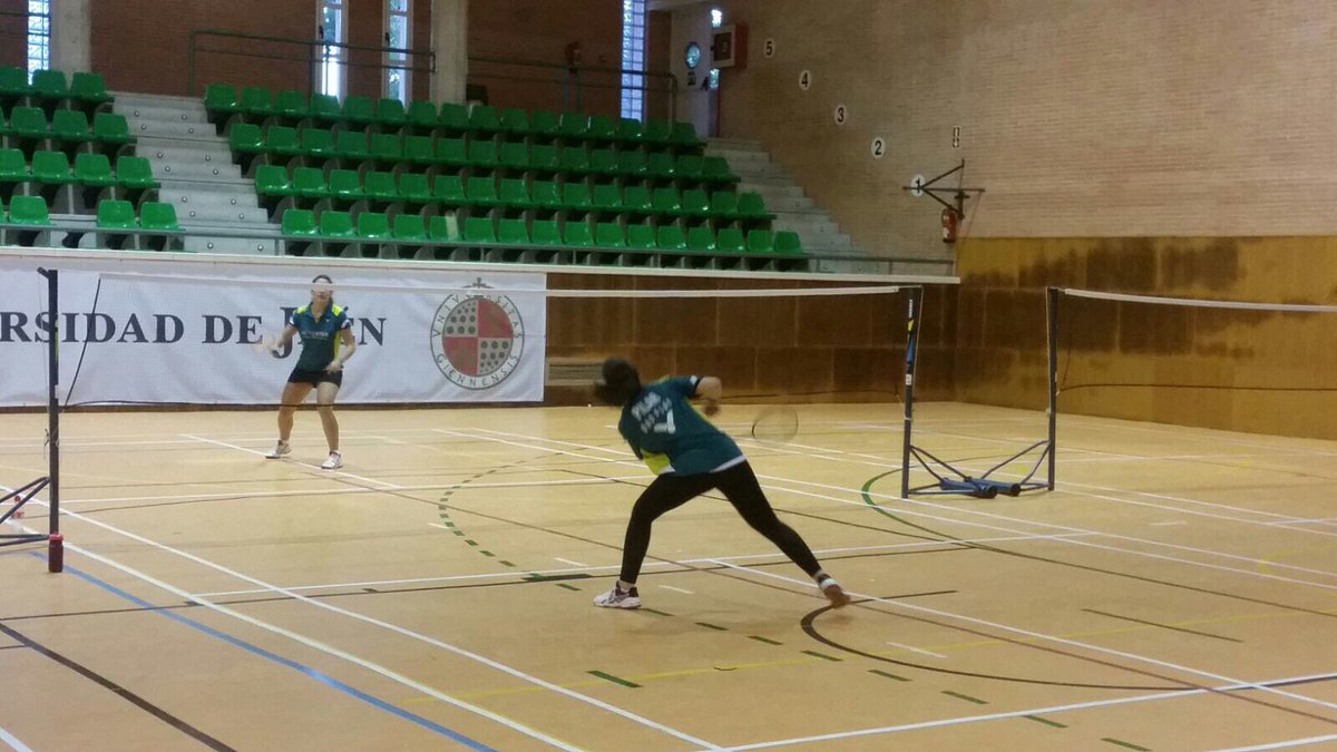 UJA_Deporte's tweet photo. El deporte no para en @ujaen. En juego esta tarde de jueves el Trofeo de Bádminton. #buenambiente #GenUJA #EraUJA #AccionUJA https://t.co/IOBVzdidxU