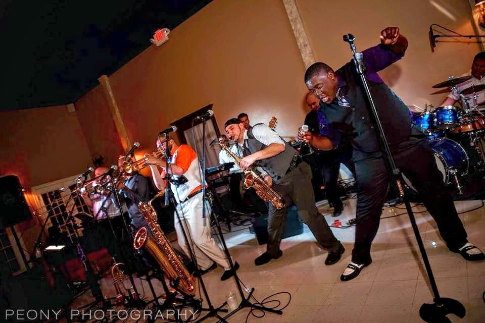 SouledOutLA's tweet photo. #tbt Photo credit📸 Peony Wedding Photography Juliana Pennison #SouledOutLA #wearetheparty #CouplesChoice2017 https://t.co/d9P9L0jdd1