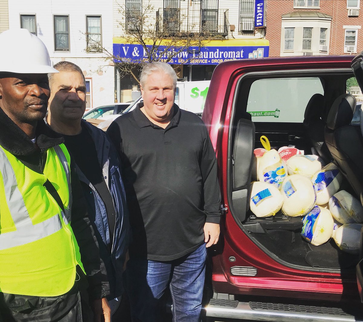 Thank you to New York Shield Goldstar for providing Turkeys and produce this holiday season! #bscah #feednycforward #thisjustin