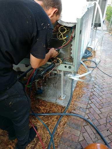 GetMoCool's tweet image. Tech on the job!
#hvac #tech #ac #airconditioning #southflorida #follow #f4f #like #like4like #Miami #hvactools #florida #Thursday #cool