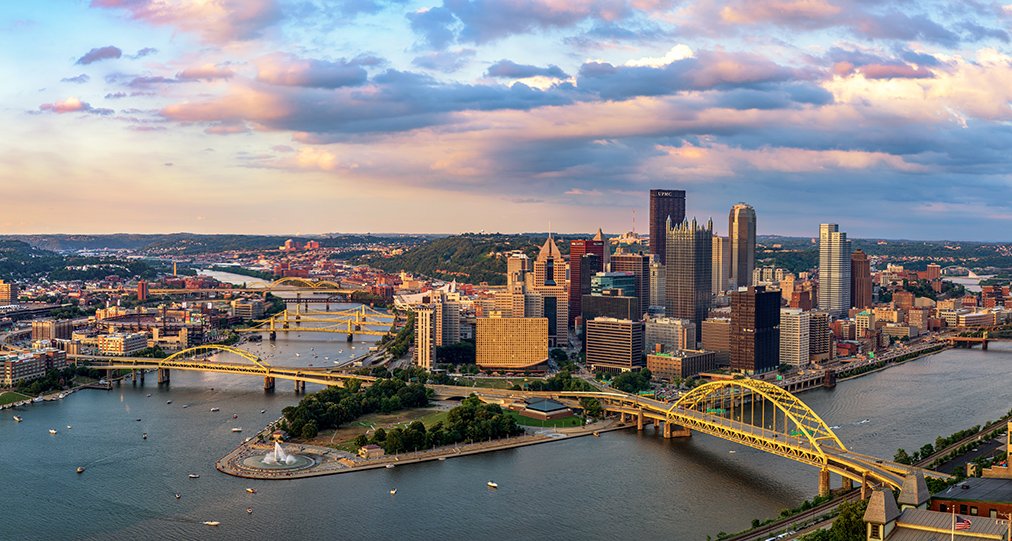 duqedu's tweet photo. DYK: Pittsburgh's Point State Park was recently named one of the most beautiful public spaces in the world? We're #PAproud @TheNextPGH  @DowntownPitt https://t.co/EN54YWhefj https://t.co/Ke45yxQnMw
