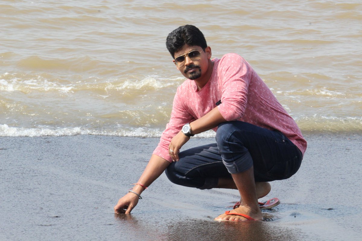 Rudra_Ka_Daas's tweet photo. #Beach #NjouFunMasti #Daman_Diu #Ocean #WaveFun #WaterWave #FallRise https://t.co/BOXPwzxApr