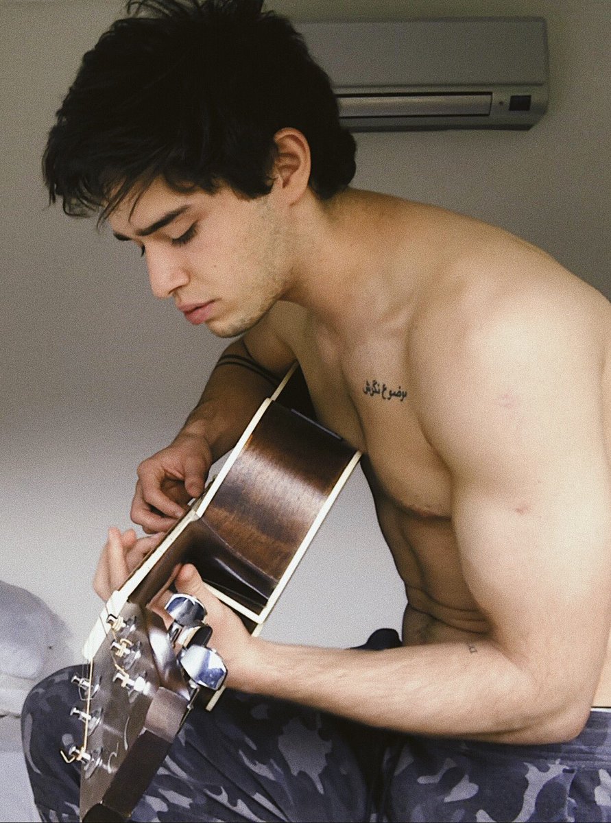 JulianSerrano01's tweet photo. Buen Jueves! ❤️ https://t.co/0wKGDuZ8jh