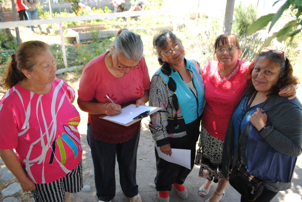 NikoRoman2's tweet photo. Actividades matinales llena de alegrías, trabajo solidario y la mejor compañia @tererey3 @Paulina60258499 @funfamilias @fundapintana https://t.co/2dpEuuq4XQ