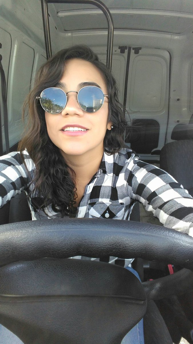 franzborjas's tweet photo. Hoy me salí a echar #ElGarfio en #piratamovil 🚘🎶 😜 gracias a los piratas que se acercaron a saludarks 👊 https://t.co/OPI3TmUChk