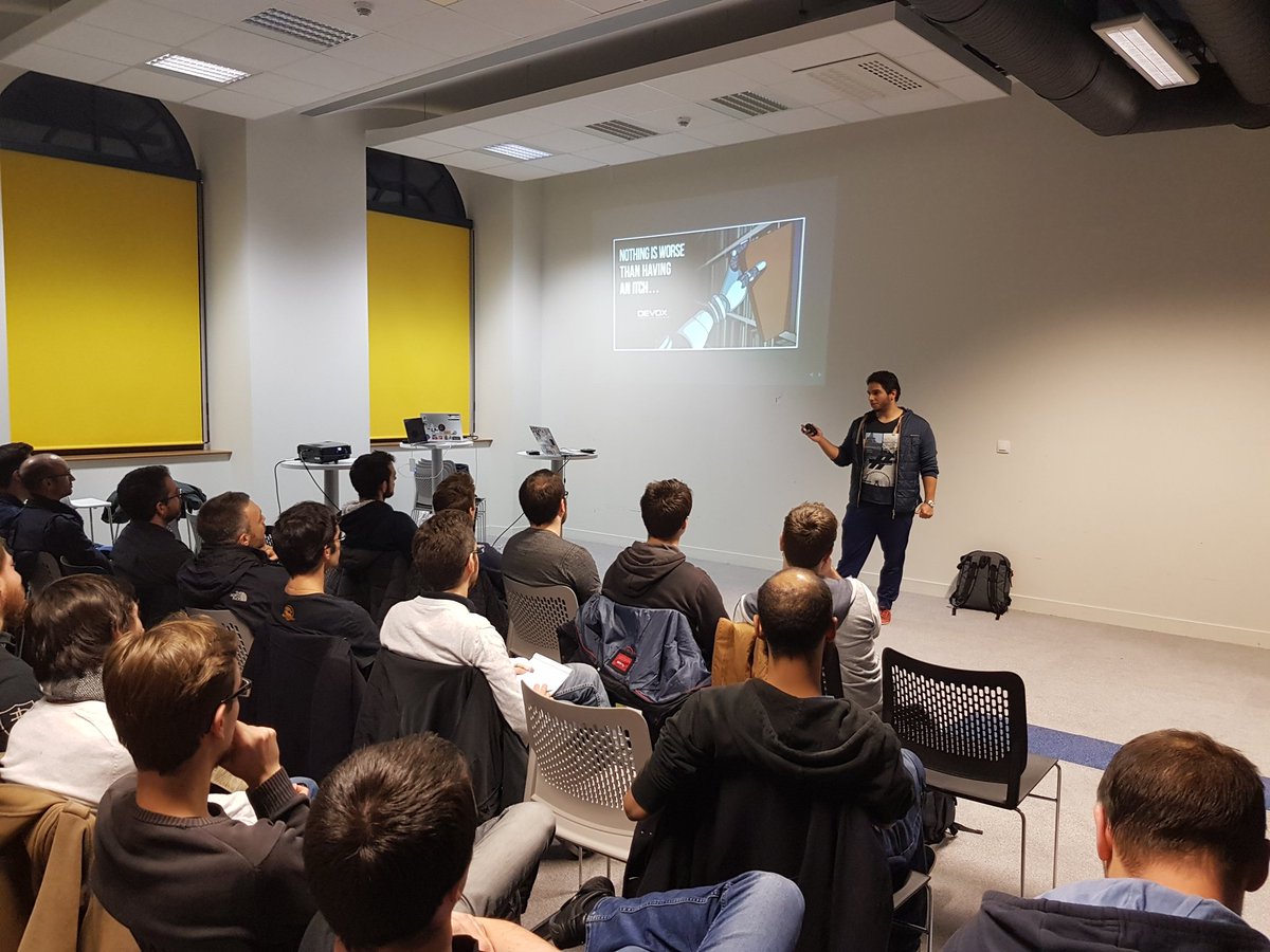 _BearStudio's tweet photo. Quicky about #Devoxx2017 at @codeursenseine meetup by @Luis_Rubiera https://t.co/CGF1IUOPVR