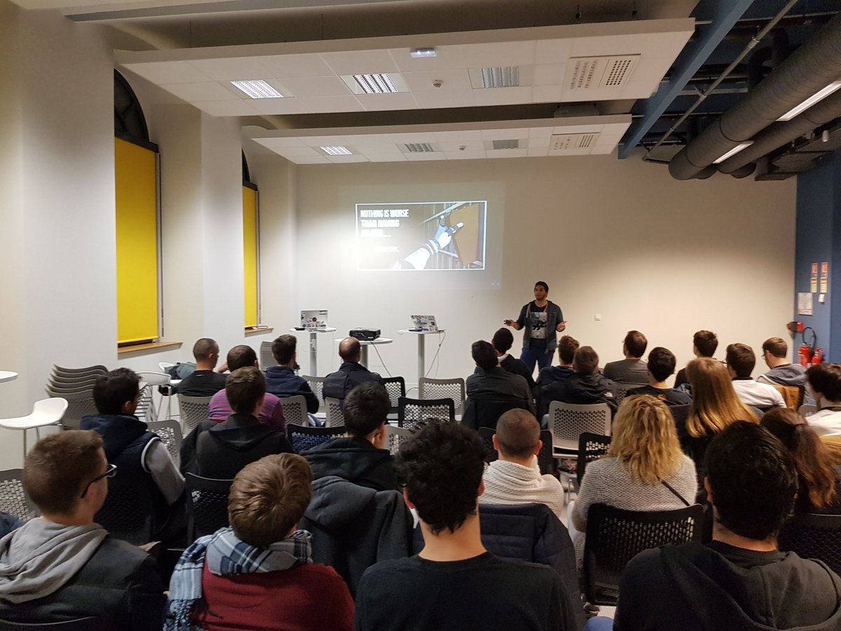 _BearStudio's tweet photo. Quicky about #Devoxx2017 at @codeursenseine meetup by @Luis_Rubiera https://t.co/CGF1IUOPVR