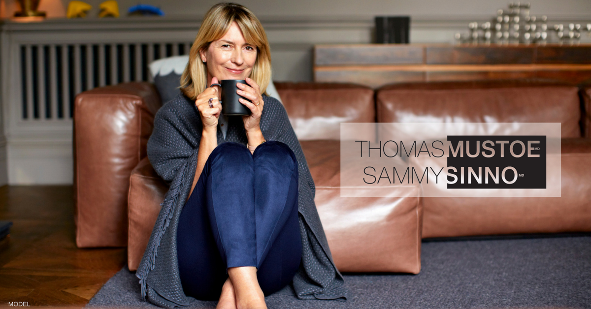 DrThomasMustoe's tweet photo. A #Facelift procedure can make you look as young as you feel. See why #Chicago patients choose @SammySinno &amp; myself: https://t.co/ipA3VFYQhd https://t.co/28fzcHoqBn