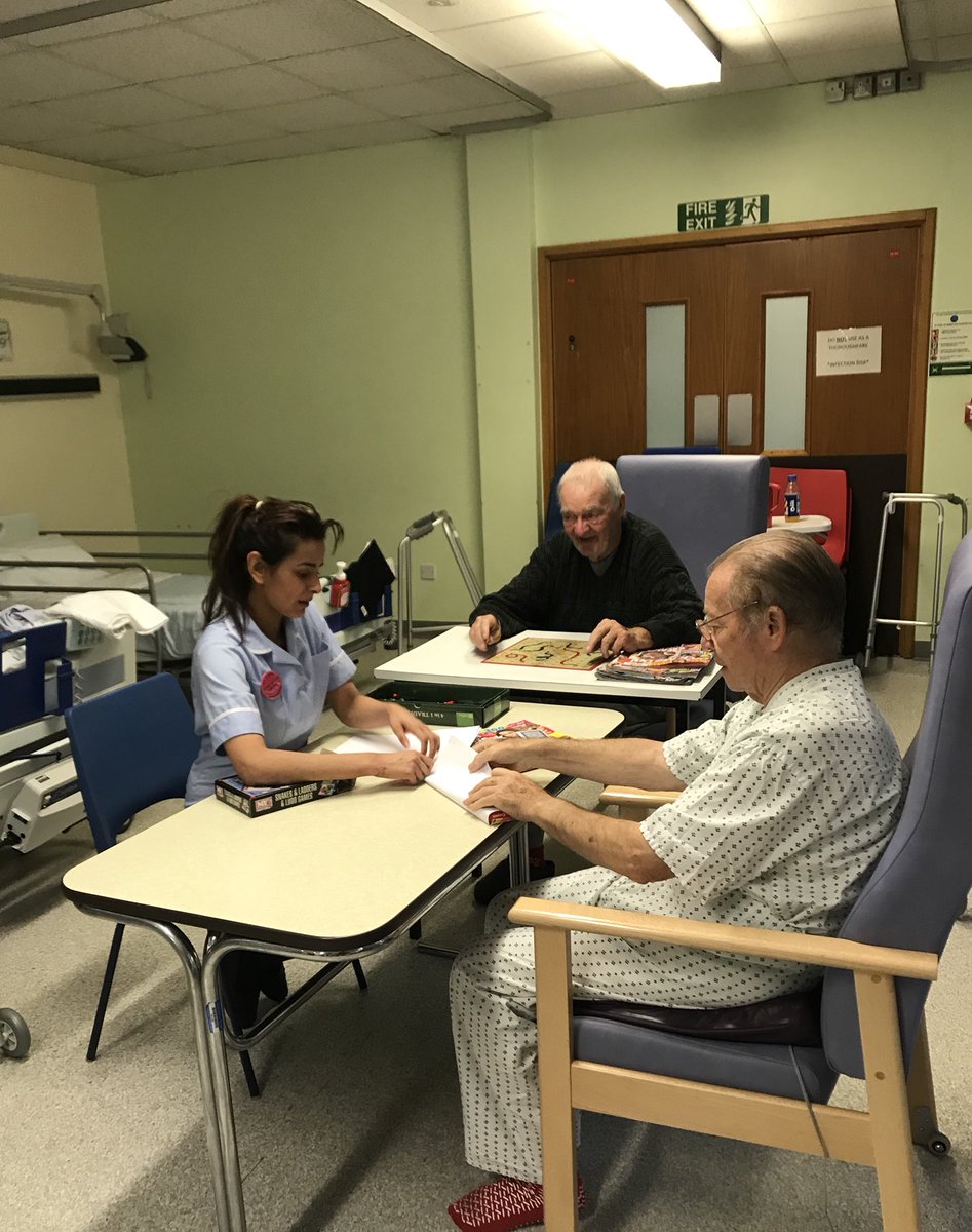 BwalshCatherine's tweet photo. Working with Ward 6 @DewsHospital implementing safety huddles & MY Falls Care Bundle. Great example below of #harmfreecare - #baytagging #redsocks #fallsensor and activity work #pjparalysis #MYfalls @Diamond16Rachel https://t.co/uM110oERmk