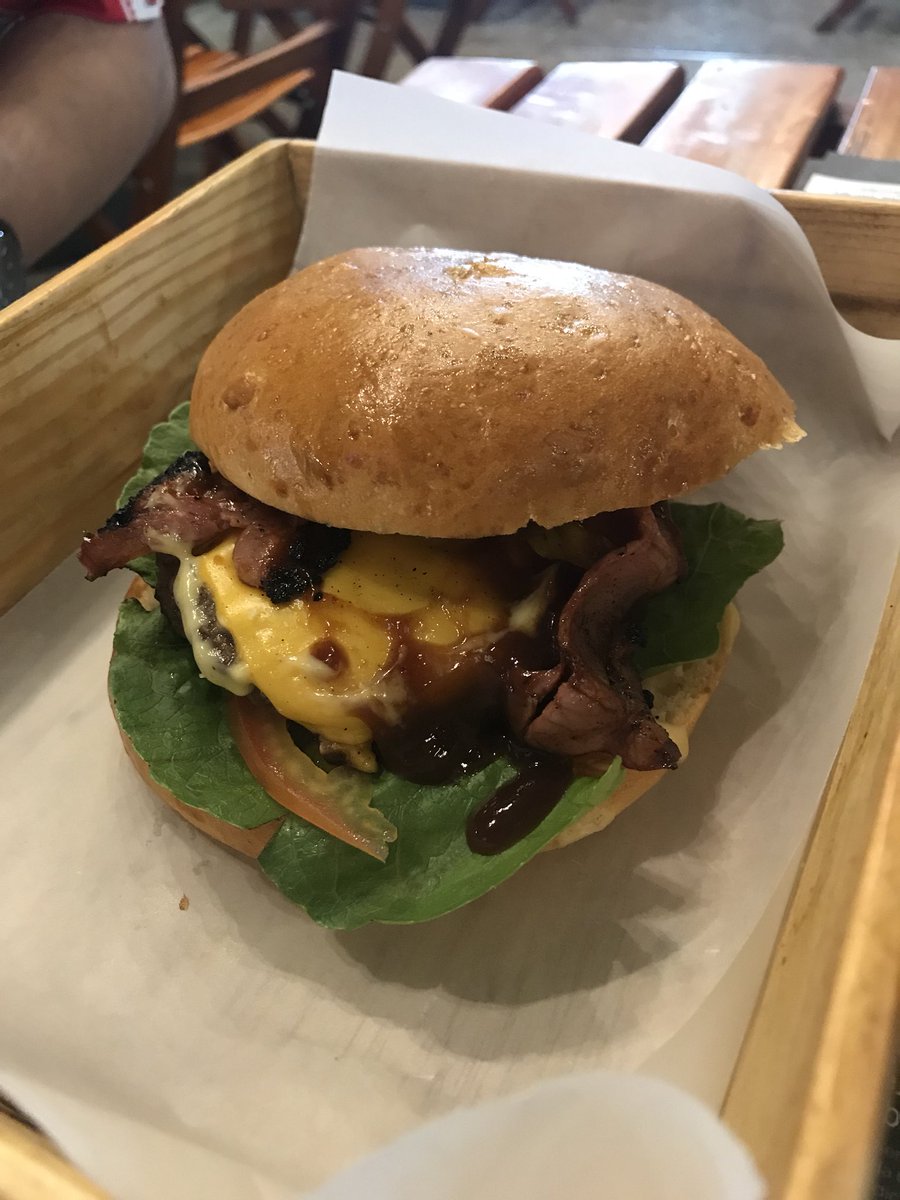 Pamejiab's tweet photo. Probando la BBQ burguer de Burguer box en el #MasterBurgerCo y ... no la recomiendo 👎🏼 https://t.co/RrYkZxfYn7