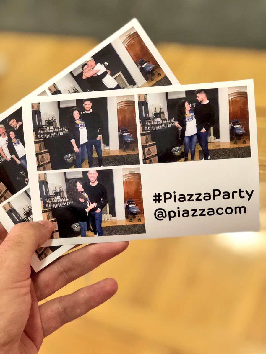 dani_lovsky's tweet photo. Gin tonic 🍸, amor ❤️ y photomaton 📸 en la #PiazzaParty de @Piazzacom 👌🏼 https://t.co/0Gb8btOJGX