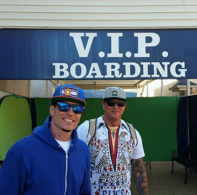 CityGreenacres's tweet photo. Tomorrow night at the Community Ctr @7pm will be epic!  Basketball with Mayor Flores, @WesKainMafia AND @vanillaice !!  Bring a canned good for admission and cheer on the Hot Spot &amp; Cool Zone Kids! @MAKOCheerTeam @PeterPiperPizza @HoffmansChoc  @deshonallen  #DJ Johhny Quest https://t.co/oHzF8P93Dq
