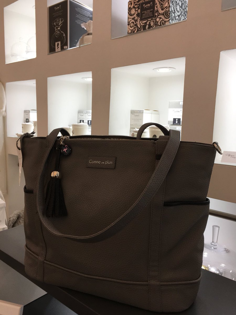 commeuneplume_'s tweet photo. Très très fière de vous annoncer que vous pouvez retrouver @Commeuneplum dans la merveilleuse boutique lyonnaise Baby by Lucy ☺️☺️#BabyByLucy #Puériculture #SacALanger #InLyon #ForBaby #BoutiqueBébé https://t.co/MGEM1zYmvw