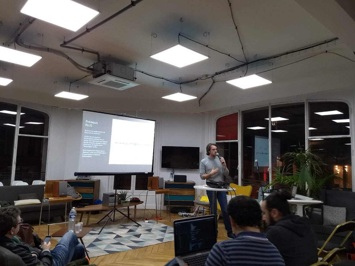 ileotechparis's tweet photo. Conférence sur NgRx by @simonbernard90 with @Meetup 😀🍺🍕 https://t.co/pLU6mRNDYq