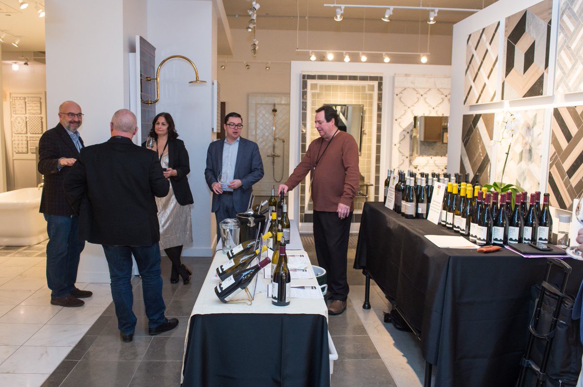 ChalkHillEstate's tweet photo. We were thrilled to pour with our sister winery @ChaloneWine at the Luxehome CHILL event last week in partnership with @WineSpectator #LuxeHomeCHILL #ChalkHillEstate #Chalone https://t.co/GWWeuVL6UF