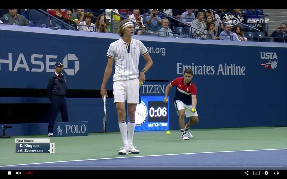 FourtyLoveAce's tweet photo. Was is the worst outfit 2017?
#usopen #usopen17 #atpfinals #adidas https://t.co/tzTrqp36E1