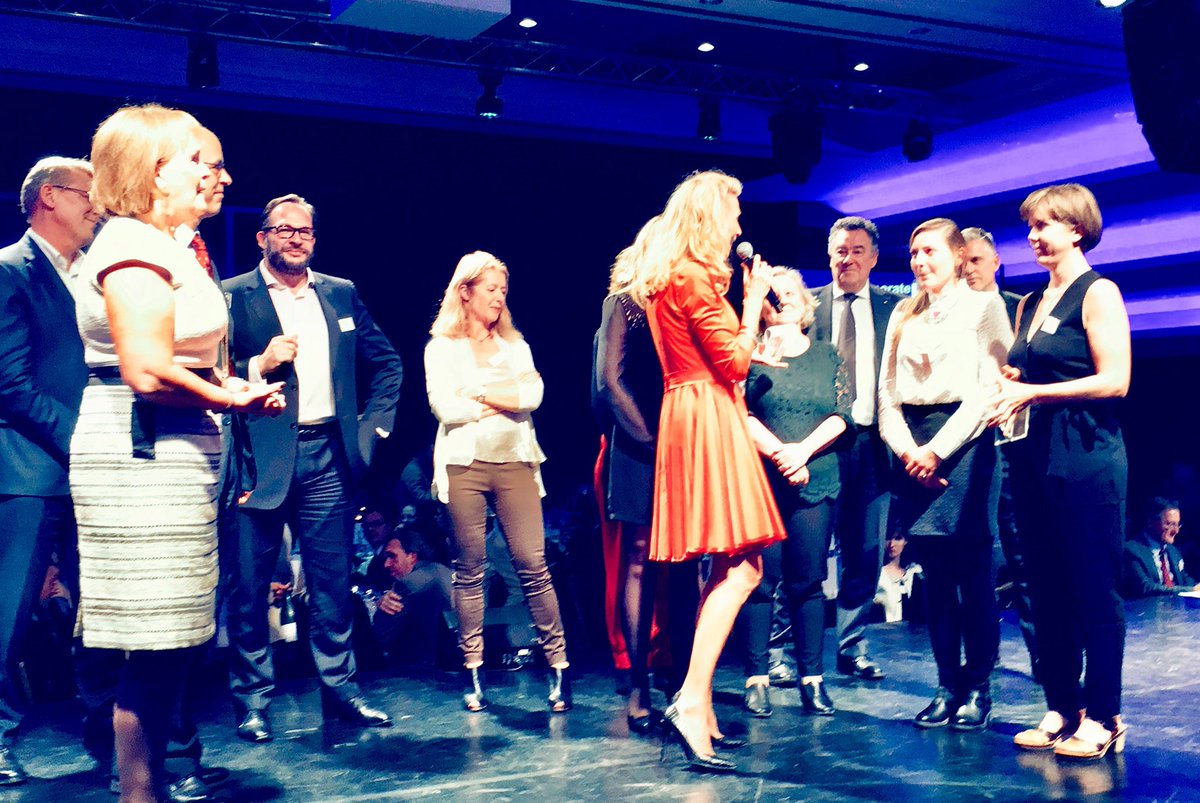 JeroenDhanens's tweet photo. JTI-Gryson winner of the Corporate HR Award 2017 for its unique approach regarding the closure of the Gryson factory in Wervik. https://t.co/kOPUufyqsA