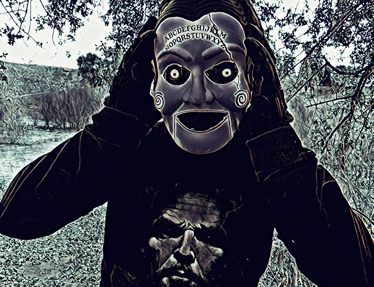 hellhorror's tweet photo. RT @Theonlysawguy: Beware the stare of SaWGuY, he had no children only masks and if you see him in your dreams, be sure to never ever scream. #sawguy #horror #StrangerThings2 #possessedbilly #podcast #deadsilence #jameswan #horrortakeover #original #dec31 https://t.co/Cox3nW8pSd
