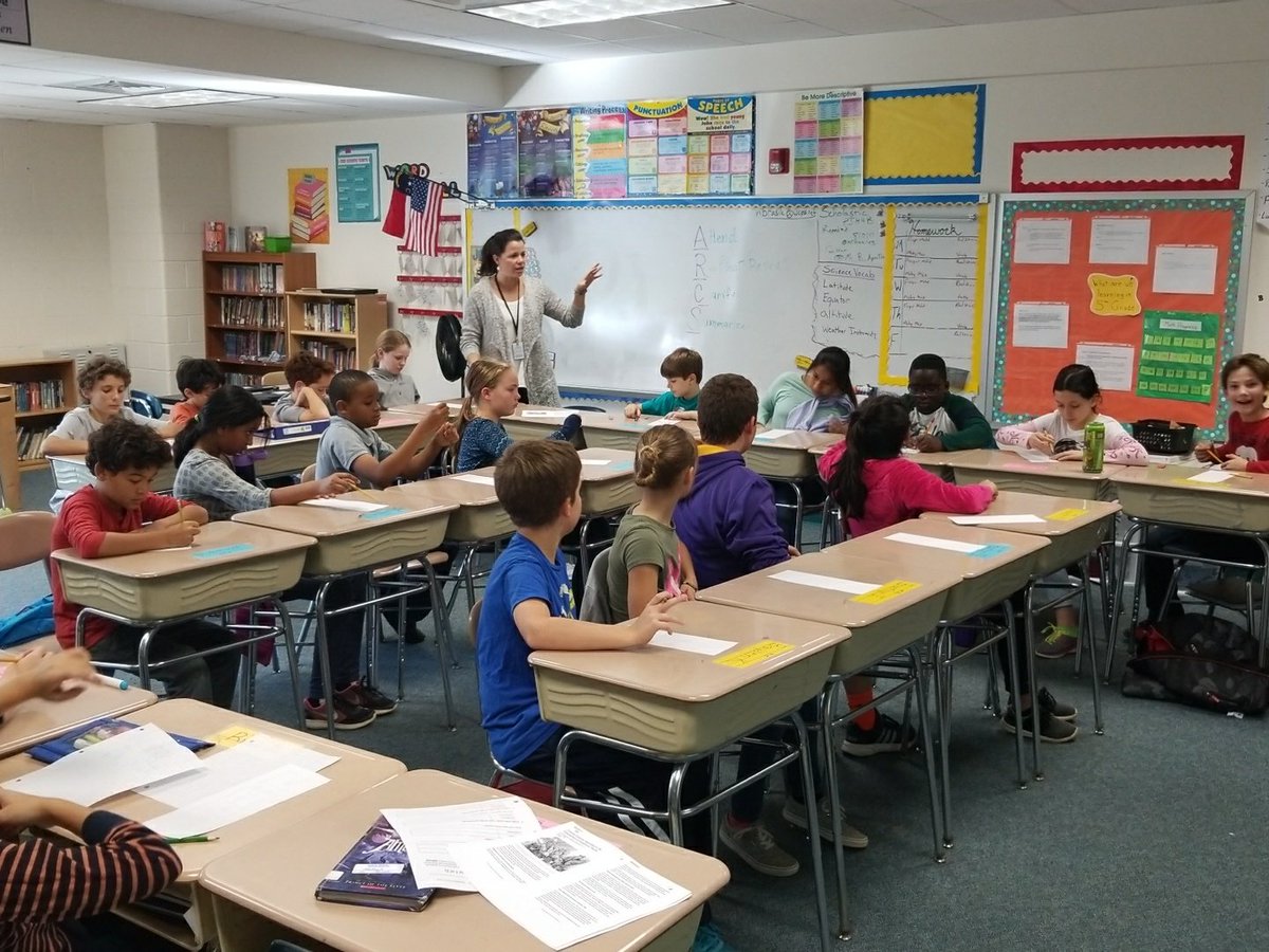 Mr_B_ApexElem's tweet photo. @apexescounselor Mrs Cockman doing a great 3 part lesson with our students #ARCS https://t.co/WVD5mEXc4F