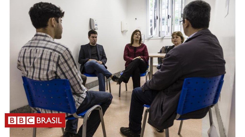 bbcbrasil's tweet photo. Vício em celular chega a consultórios e já preocupa médicos no Brasil https://t.co/7CH4UtWjm3 https://t.co/DjOlgsbf78