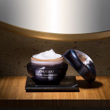 BeautyLivee's tweet photo. Nouveau chez  @Shiseido_FR ! Possibilité de faire des soins en profondeur avec une nouvelle re-formulation Future Solution LX ! Une belle mise en avant des plantes japonaises et de la science moderne 🐲🎎💆🏽‍♀️ #CosmeticsAllAroundTheWorld #Shiseido https://t.co/x0KsZWBbPQ
