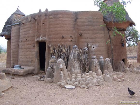 BenoitBoini's tweet image. Je viens de là,les châteaux tembermas classés patrimoine de #UNESCO  au #Togo ,#westafrica.J'en suis Fier