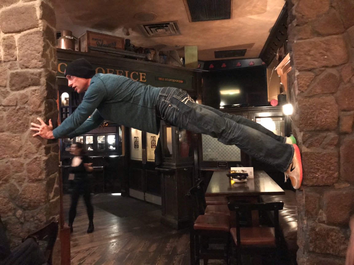 hackingzero's tweet image. Shenanigans at an Irish pub in Chicago a couple nights after talking cyber security when someone says to me: 

&quot;Do something ninja!&quot; 

The bartender in front of me wasn&apos;t impressed.  #infosec #SecurityNinja