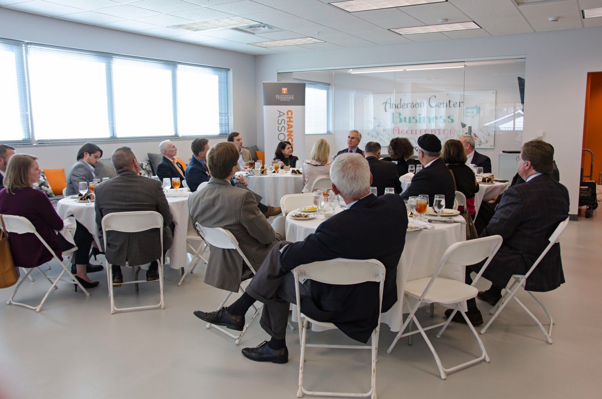 AndersonCEI's tweet image. Thank you, @ChancellorDav and the Chancellor’s Associates for visiting the ACEI Business Accelerator today! Great conversation about entrepreneurship opportunities for our students. @HaslamUT @UTRF