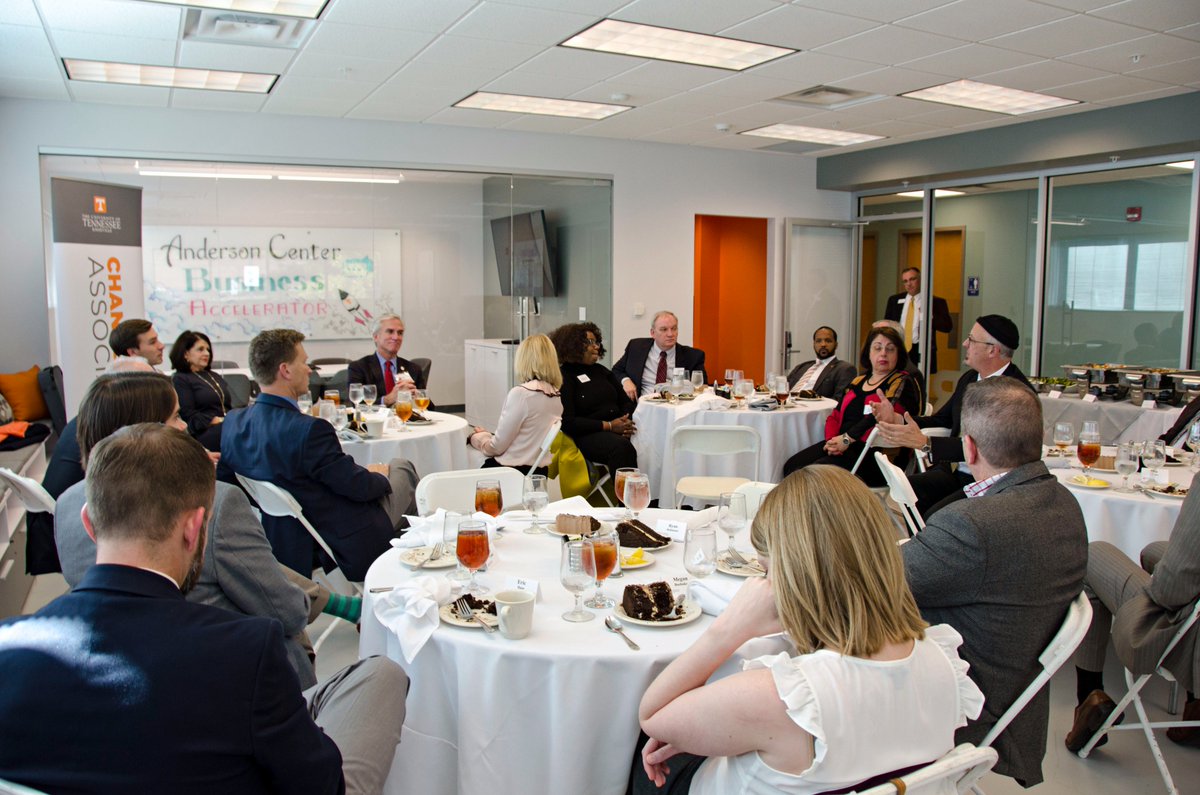 AndersonCEI's tweet image. Thank you, @ChancellorDav and the Chancellor’s Associates for visiting the ACEI Business Accelerator today! Great conversation about entrepreneurship opportunities for our students. @HaslamUT @UTRF