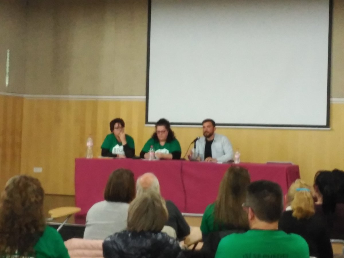 iperezrico's tweet photo. En la mesa redonda con la @paheldapetrer @PodemosElda @Elda_EU hablando del problema de la vivienda en #Elda #Petrer #VinalopoMitja #AltVinalopo https://t.co/O3l2Gtraw5