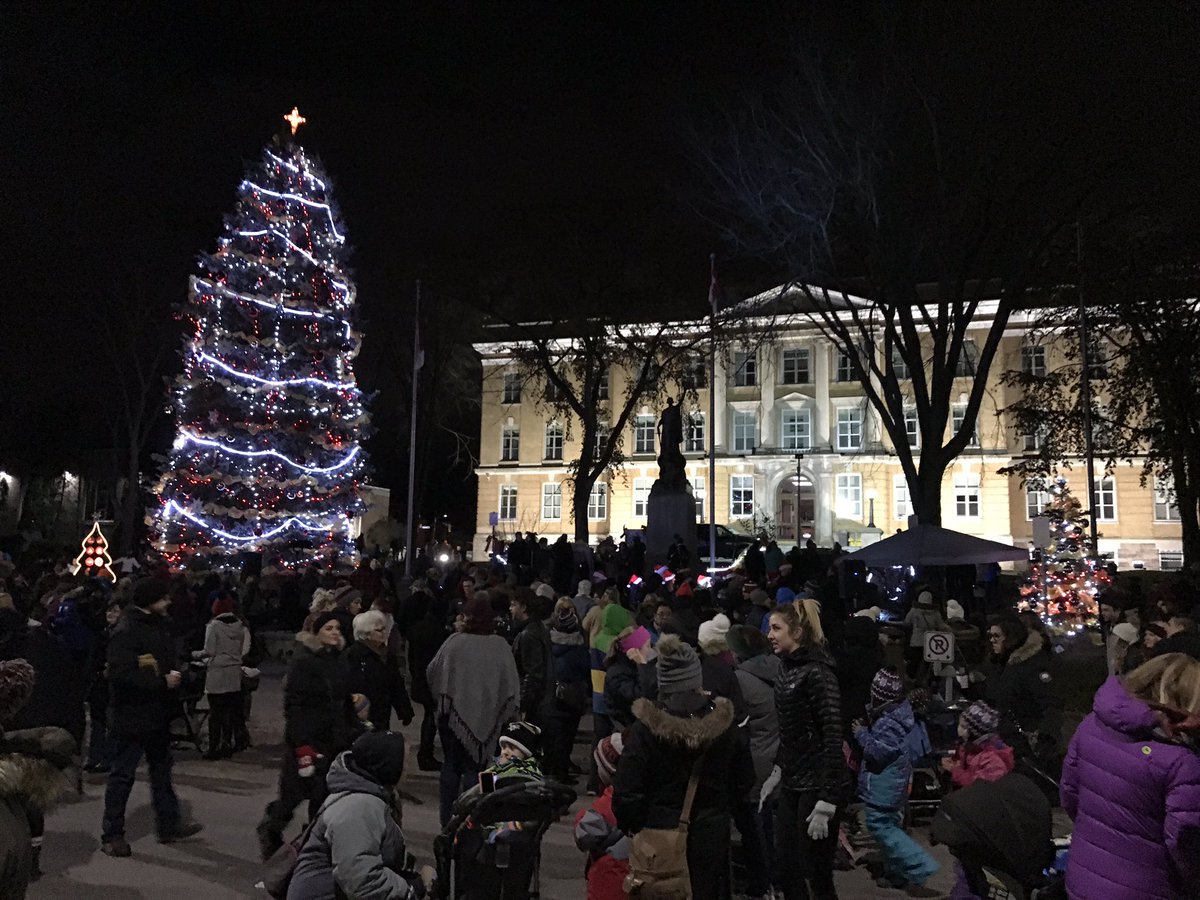 Thank you to everyone who came out to celebrate our 2nd annual #CommunityTreeLighting! https://t.co/vUM3ykpecJ