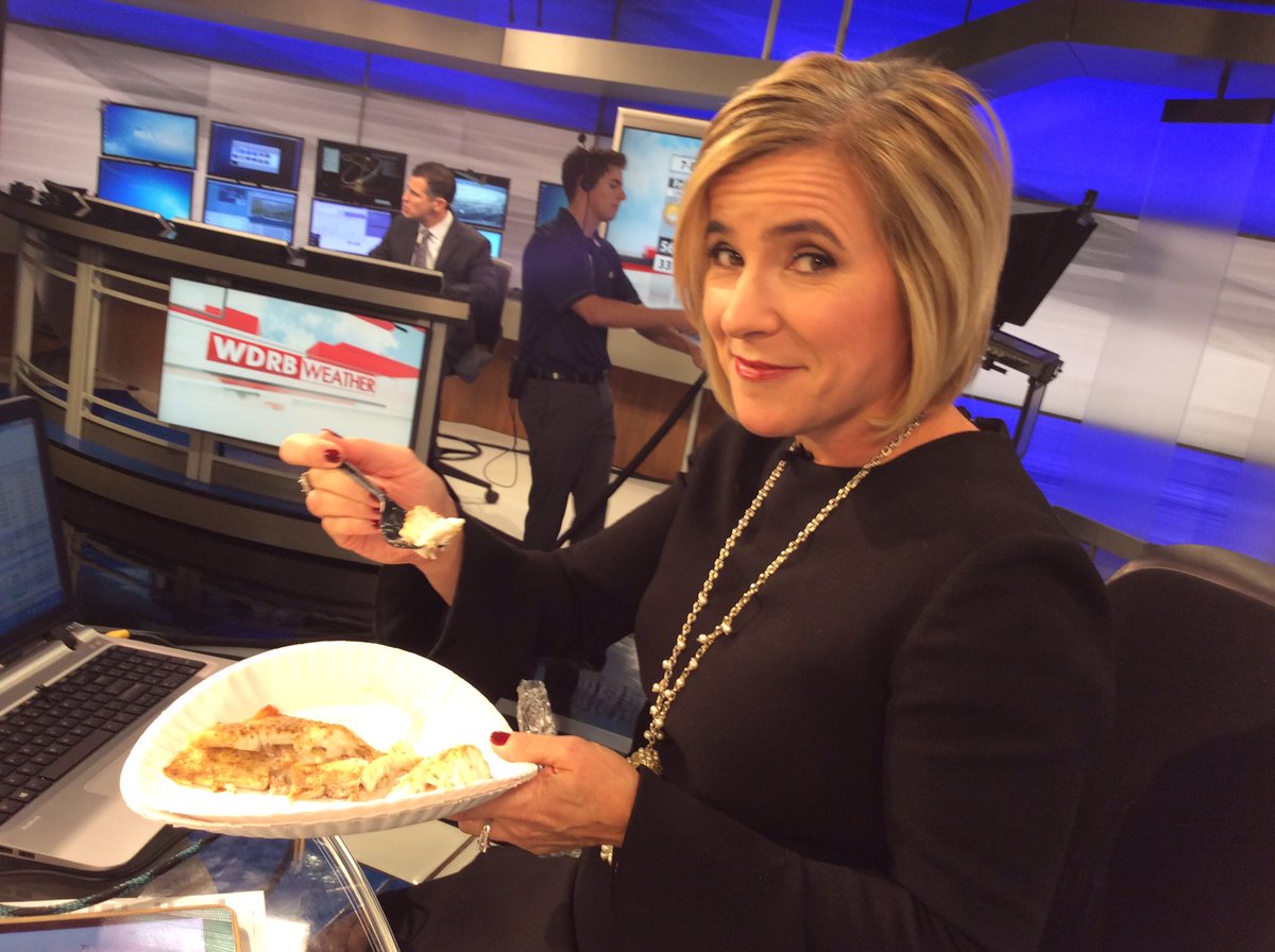 gcorsey's tweet photo. This is the ultimate workplace violation. #fish at the anchor desk during commercial. @WDRBNews #workfoul @ewoolseywdrb @MarcusGreenWDRB https://t.co/uVITV4uAE8