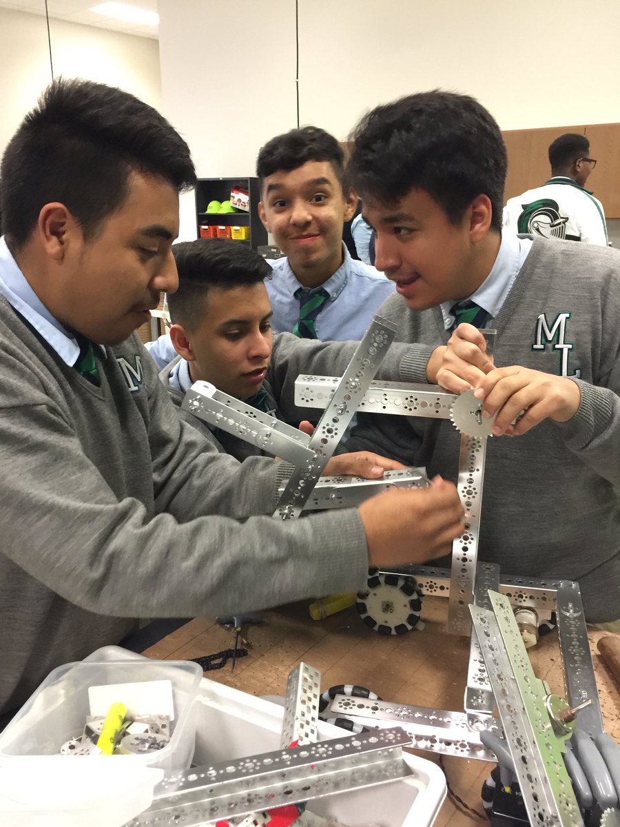 So... our lead mechanical engineer broke our lift mechanism... the day before the competition... It’s a good thing we had it documented in the notebook! 😅 Thank the heavens