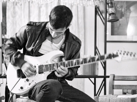 lamovidamundo's tweet photo. Movistar impulsa nuevos talentos de la guitarra eléctrica en el Sibelius Fest este Domingo 19 @MovistarVe @Sibeliusfest Cont. https://t.co/gXpn4WJ90q https://t.co/wEqSBZg1Mw