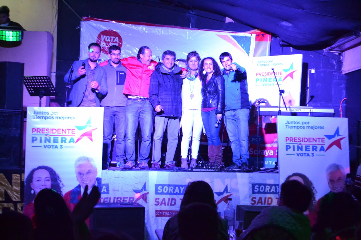 Junto a <a href="/DeMussy/">Felipe de Mussy</a> apoyando cierre de campaña de #SorayaSaidTeuber #DIPUTADA de <a href="/sebastianpinera/">Sebastian Piñera</a> en #Osorno con más de 700 personas