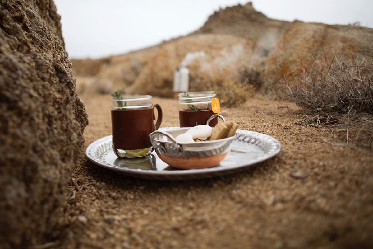 GoRVing's tweet photo. Perks of RVing? Leaving the long lines behind to enjoy wide open spaces and a cup of tea. #GoRVing https://t.co/g6GaAd9vso