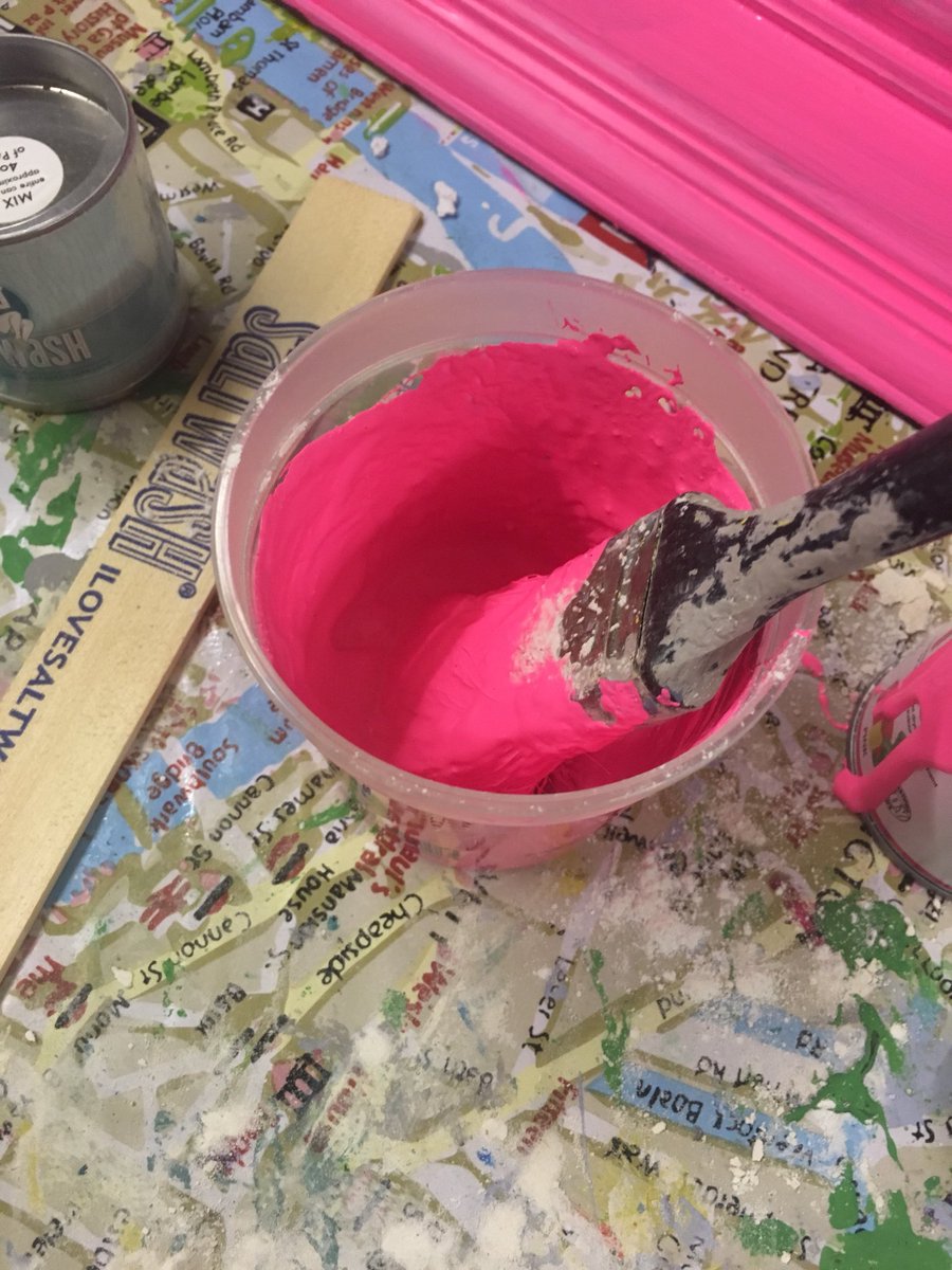 LynneLambourne's tweet photo. Im just msking a mess mainly #prelovedhour #pinkcycle https://t.co/z0vFgR07kO