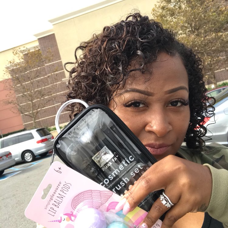 hezkool's tweet photo. #KohlsBeauty #KohlsLoveYourLook #ad @Kohls @Influenster https://t.co/6me0ajEMc8