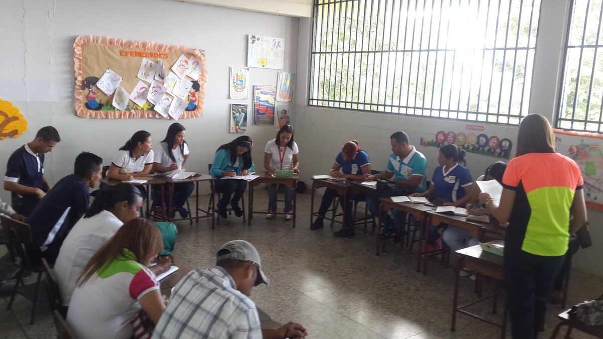 yohacbitrujillo's tweet photo. Congreso Pedagógico circuito 1 Rafael Rangel. Mesas de Trabajo #FormadorTecnologicoActivo @Fundabitrujillo @GrimanLaidely https://t.co/LNBO9w62Qq