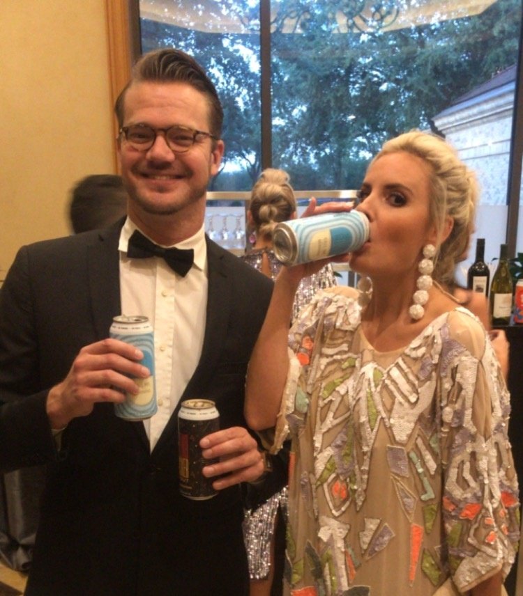 NoCoastBeerCo's tweet photo. #TBT to sipping pilsners at the @UHeroes gala in Dallas. NoCoast is suited for any occasion π π»
#unlikelyheroesgala #beerovereverything #plainssimple https://t.co/JcvlCg7LSW