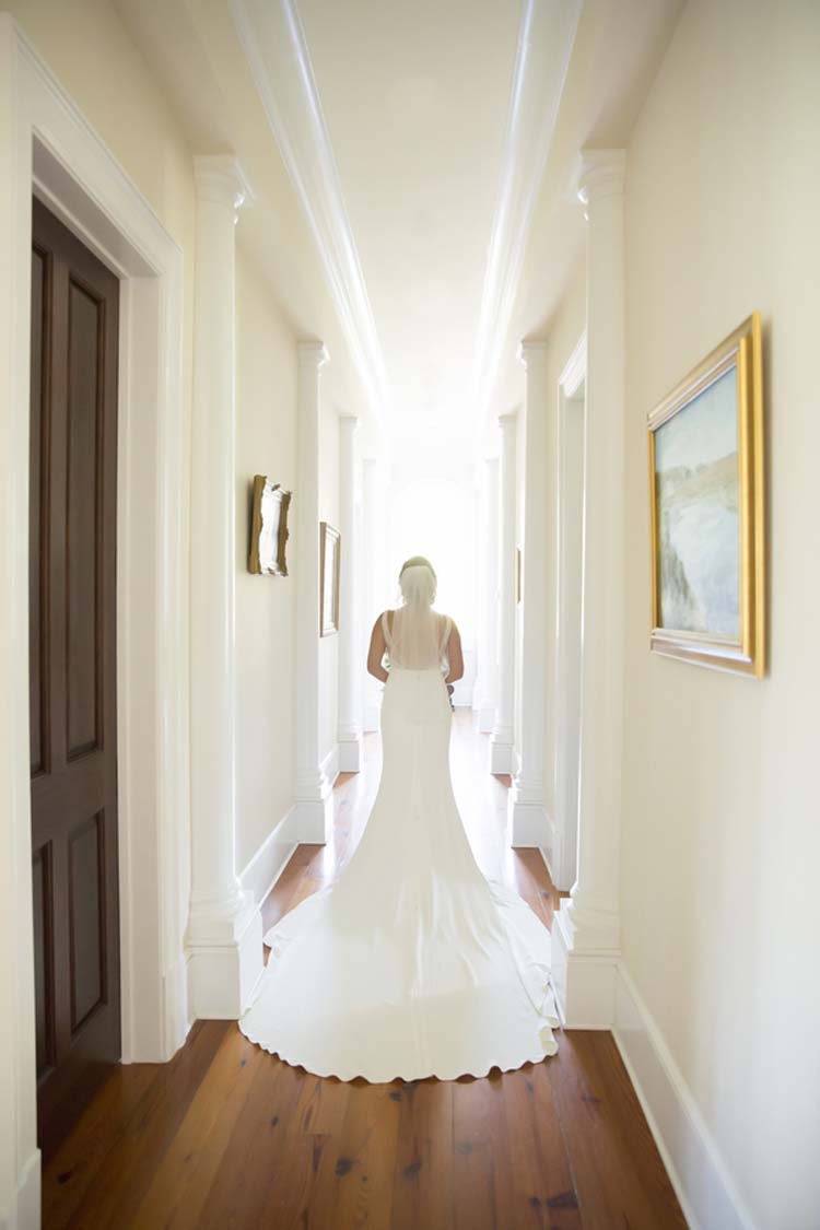 natalieqwest's tweet photo. Stunning bridal portraits by @kaycestork! More photos at the IDY blog. Hair: @ToddSalon, Makeup: Jackie Merlau, Designer: Martina Liana, Boutique: @MaeMeBridal, Location: @msgulfcoast #MSbride #mississippibride https://t.co/8rxtmlWzAb https://t.co/KbwBplRlpj