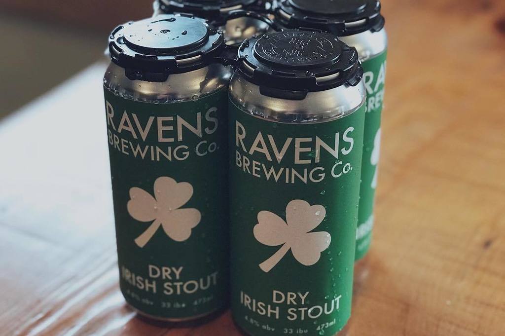 RavensBrewing's tweet image. 4 x 473ml Pack Dry Irish Stout! Our new canner is paying off. This will be rolling out soon to stores but we currently have a few in the tasting room. 
_________________________
#beer #craftbeer #bccraftbeer #fraservalley #explorebc #vancouver #askforrav… ift.tt/2zOiawd