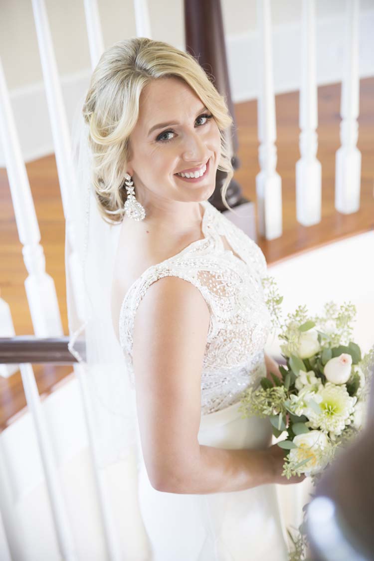 natalieqwest's tweet photo. Stunning bridal portraits by @kaycestork! More photos at the IDY blog. Hair: @ToddSalon, Makeup: Jackie Merlau, Designer: Martina Liana, Boutique: @MaeMeBridal, Location: @msgulfcoast #MSbride #mississippibride https://t.co/8rxtmlWzAb https://t.co/KbwBplRlpj
