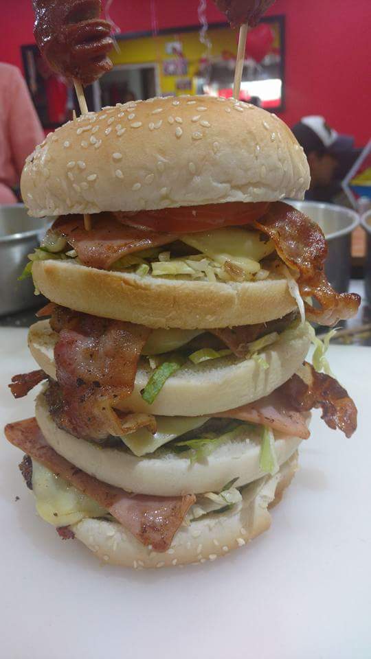 PerroMonoQ's tweet photo. Los esperamos en Comidas Rápidas Perro Mono Quirigua Cra. 94 h#82c13 https://t.co/AJ8qGghsJG