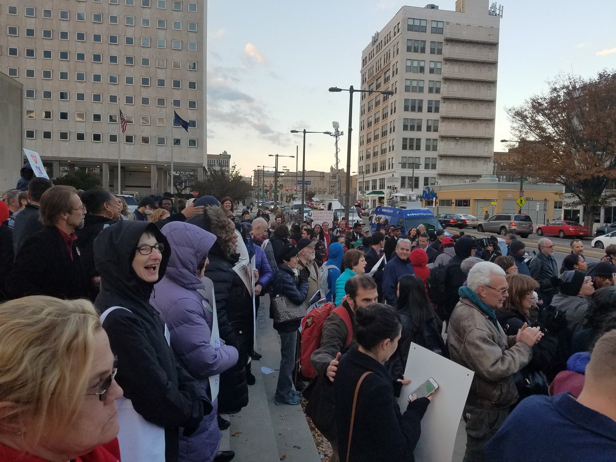 MsHeatherMarcus's tweet photo. Today we celebrate the end of a failed experiment, the SRC. In Philly we fight to the end! We fight for a people's School Board! #SRCYaLater #phled https://t.co/s5FW4PpvzT