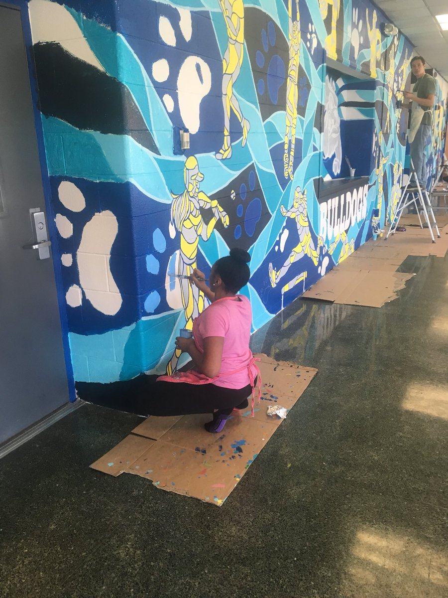 RomboutMS's tweet photo. #RMSmuralproject Day 4! They started working on the Bulldog today. Check it out if you come for conferences tonight.@joepimentelart https://t.co/3nGCq8aRev