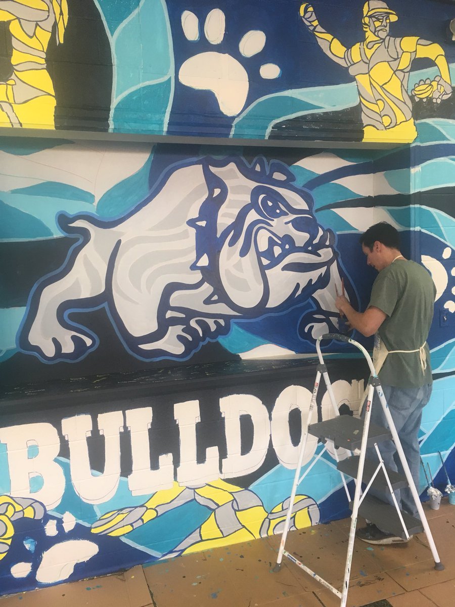 RomboutMS's tweet photo. #RMSmuralproject Day 4! They started working on the Bulldog today. Check it out if you come for conferences tonight.@joepimentelart https://t.co/3nGCq8aRev