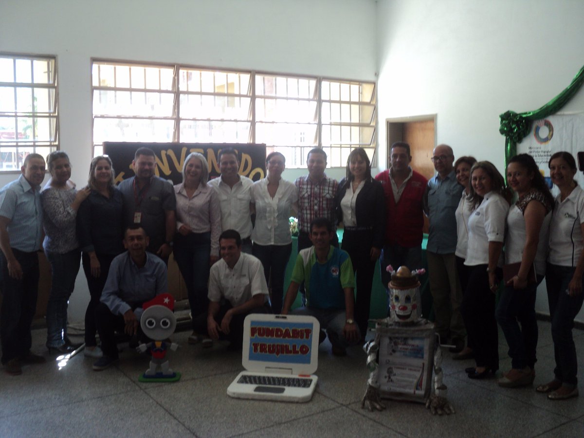 EA_cbittrujillo's tweet photo. Familia Fundabit en Jornada Robotica Creativa @GrimanLaidely @Fundabitrujillo @Rafaelsimonchac @Fundabit @MPPEEscValera @suarezswilson @TutoresValera https://t.co/RrZmr4OMW1