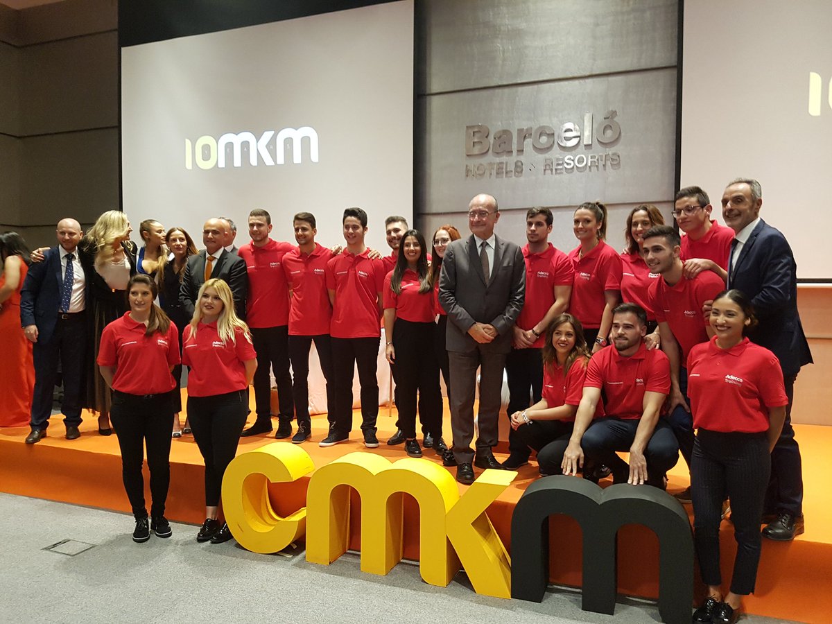 MarketTeacher's tweet photo. Nuestros alumnos triunfan en la Gala #CMKM17 El valor de #AndaluciaFP es su Talento puesto en práctica @cepmalagafp @luisa_fer_cej @FP_eel11 @FP_nra22 https://t.co/d4xQyFZtcb